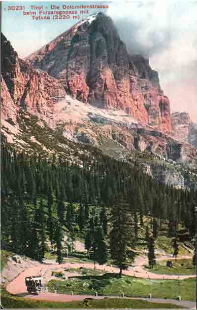 Die-Dolomitenstrasse-beim-F